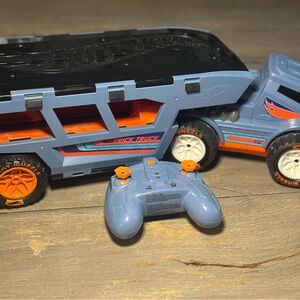 Hot wheels RC trick truck transforming stunt park vehicle